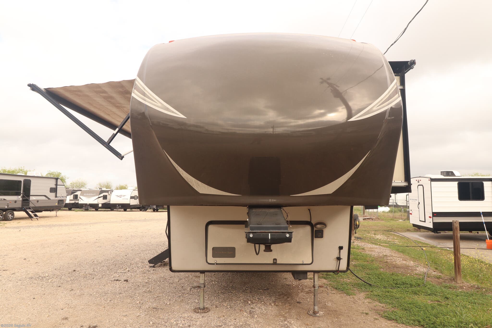 2016 Prime Time Crusader 322 RES - Used Fifth Wheel For Sale by Seguin RV in Seguin, Texas features Theater Seating, Auxiliary Battery, Smoke Detector, Oven, Slideout