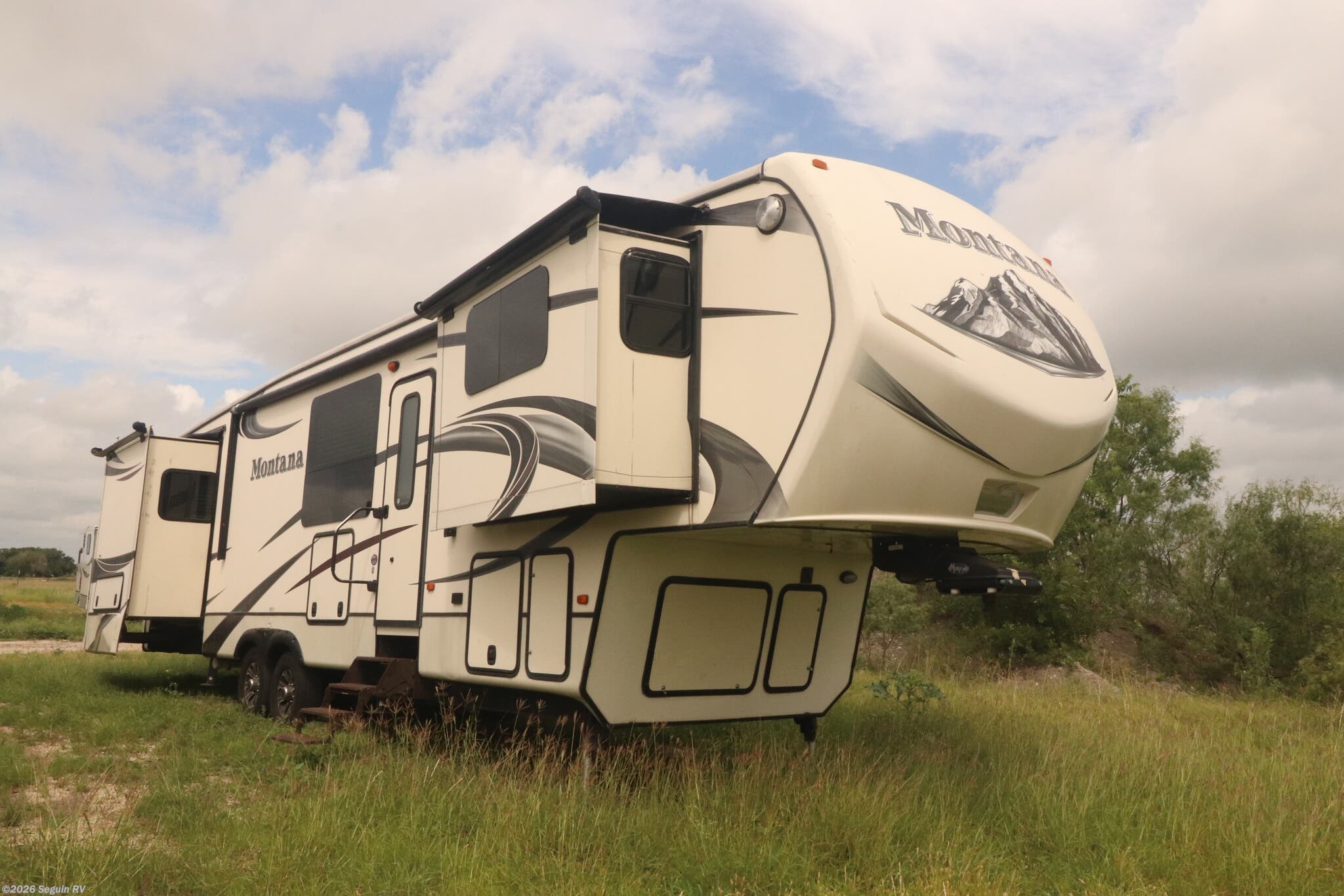 2015 Montana 3850FL by Keystone from Seguin RV in Seguin, Texas