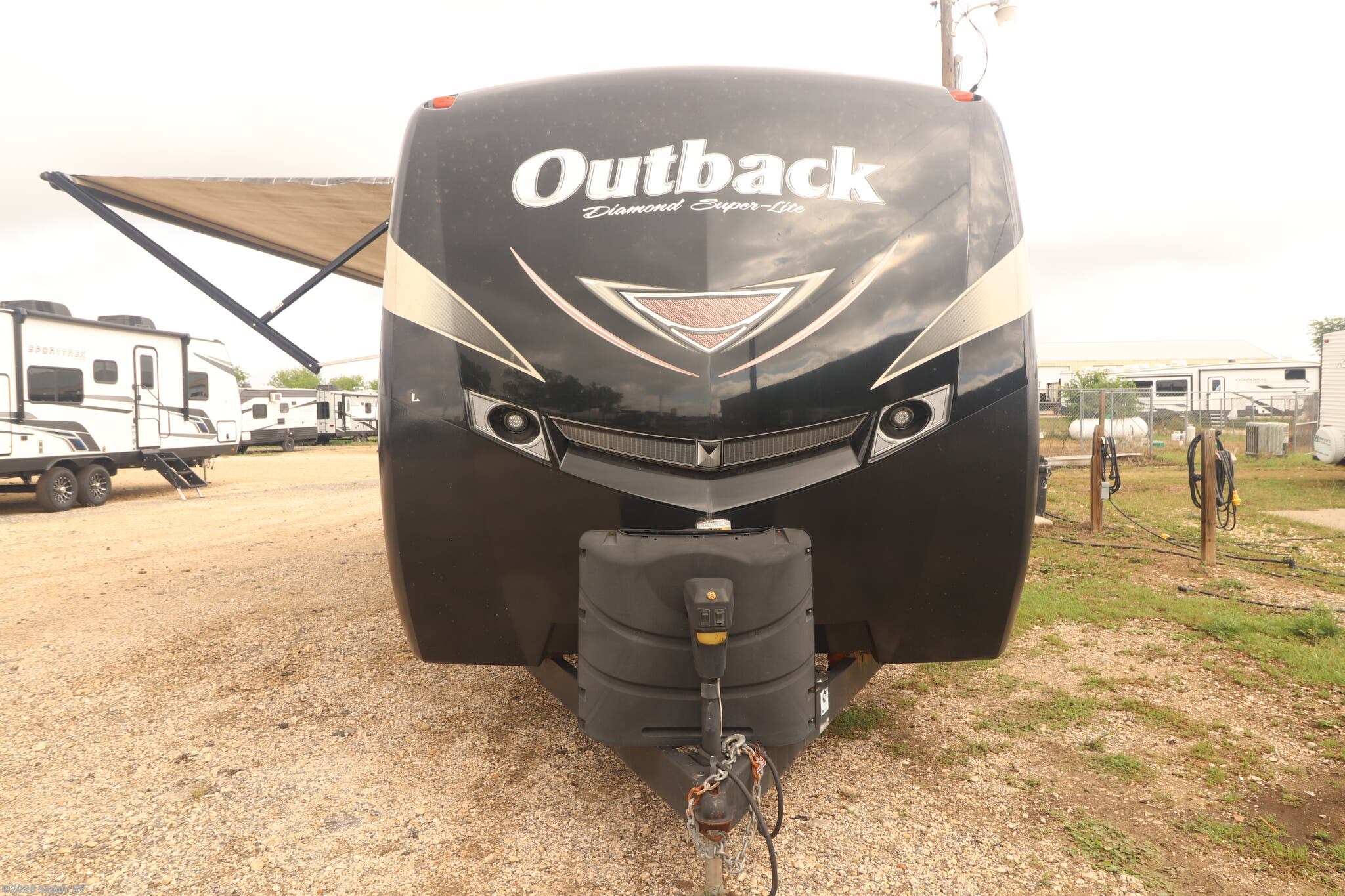 2017 Keystone Outback 298RE - Used Travel Trailer For Sale by Seguin RV in Seguin, Texas features Slideout, Toilet, Power Awning, Stereo System, Oven