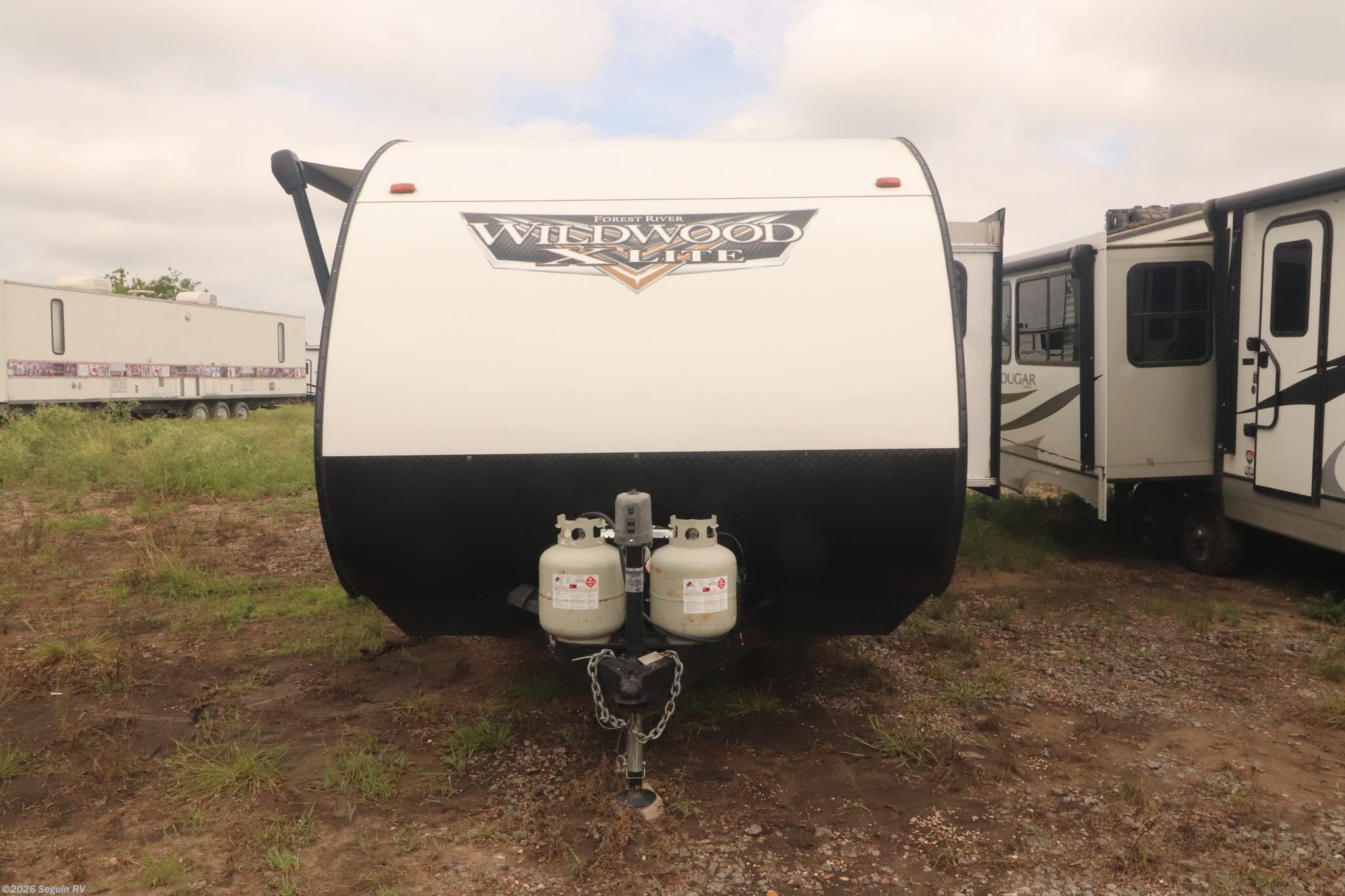 2022 Forest River Wildwood X-Lite 263BHXL - Used Travel Trailer For Sale by Seguin RV in Seguin, Texas features Refrigerator, TV Antenna, Bunk Beds, Power Awning, Shower