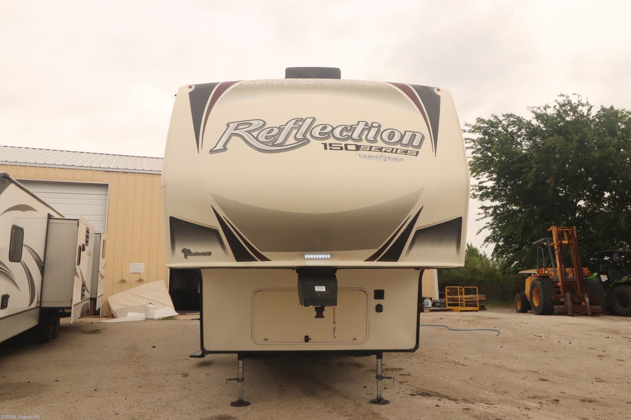 2019 Grand Design Reflection 100 Series 273 MK - Used Fifth Wheel For Sale by Seguin RV in Seguin, Texas features Stove, Shower, Leveling Jacks, Water Heater, Furnace