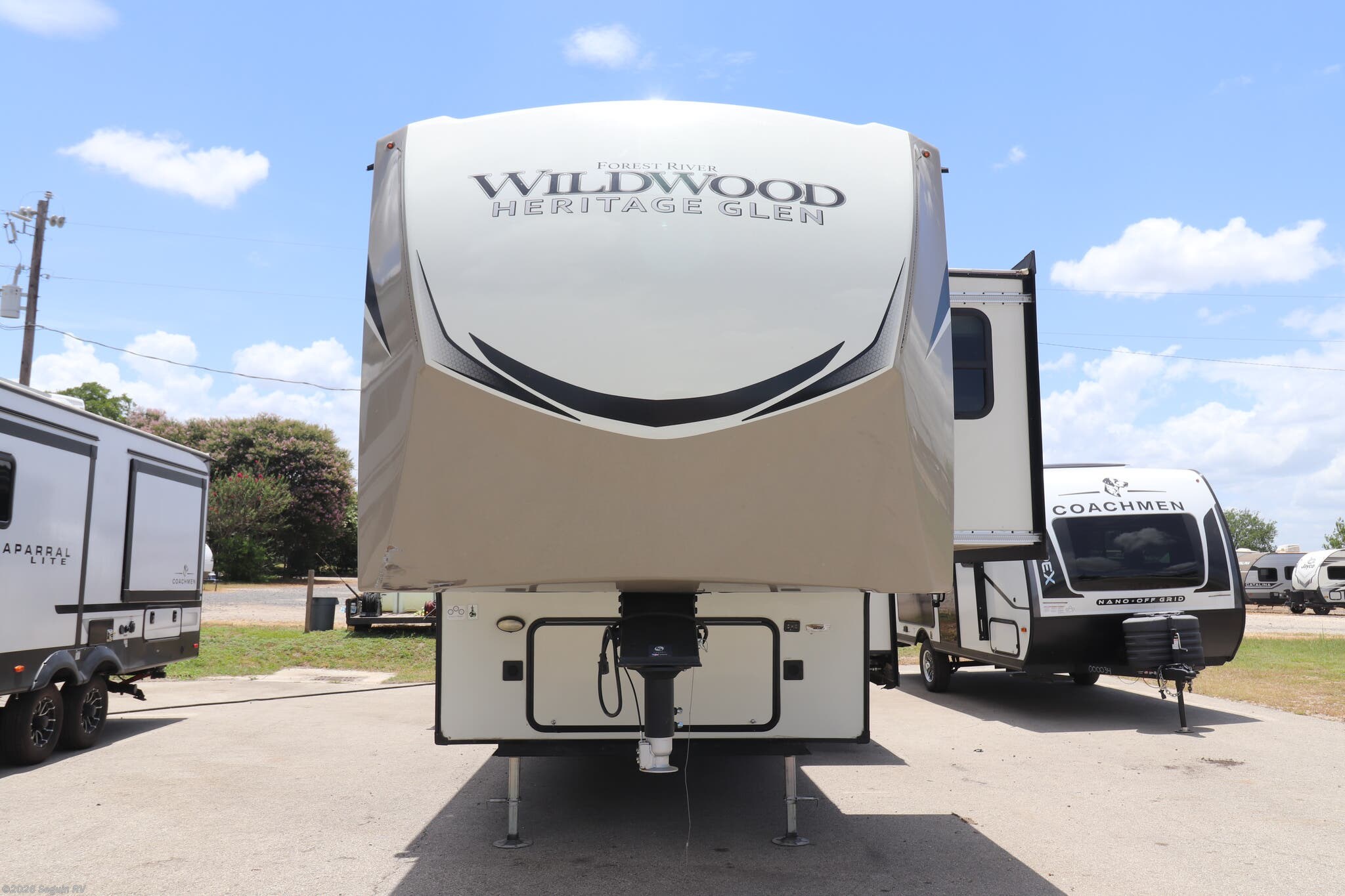 2022 Forest River Wildwood Heritage Glen 369BL - Used Fifth Wheel For Sale by Seguin RV in Seguin, Texas features Refrigerator, Inverter, Enclosed Underbelly, Dryer, TV