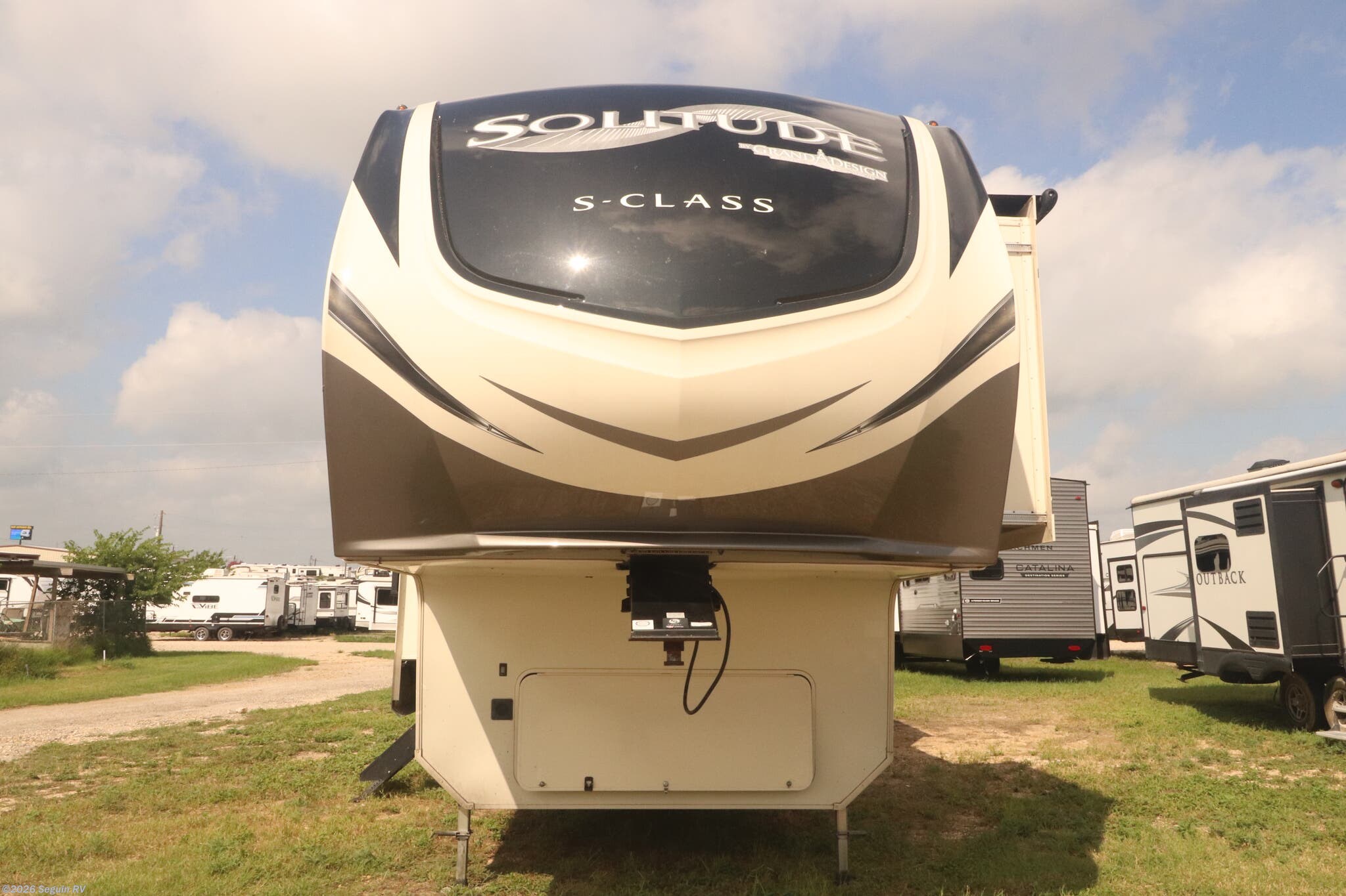 2020 Grand Design Solitude S-Class 3950BH-R - Used Fifth Wheel For Sale by Seguin RV in Seguin, Texas features Queen Bed, Furnace, Exterior Speakers, Shower, Smoke Detector