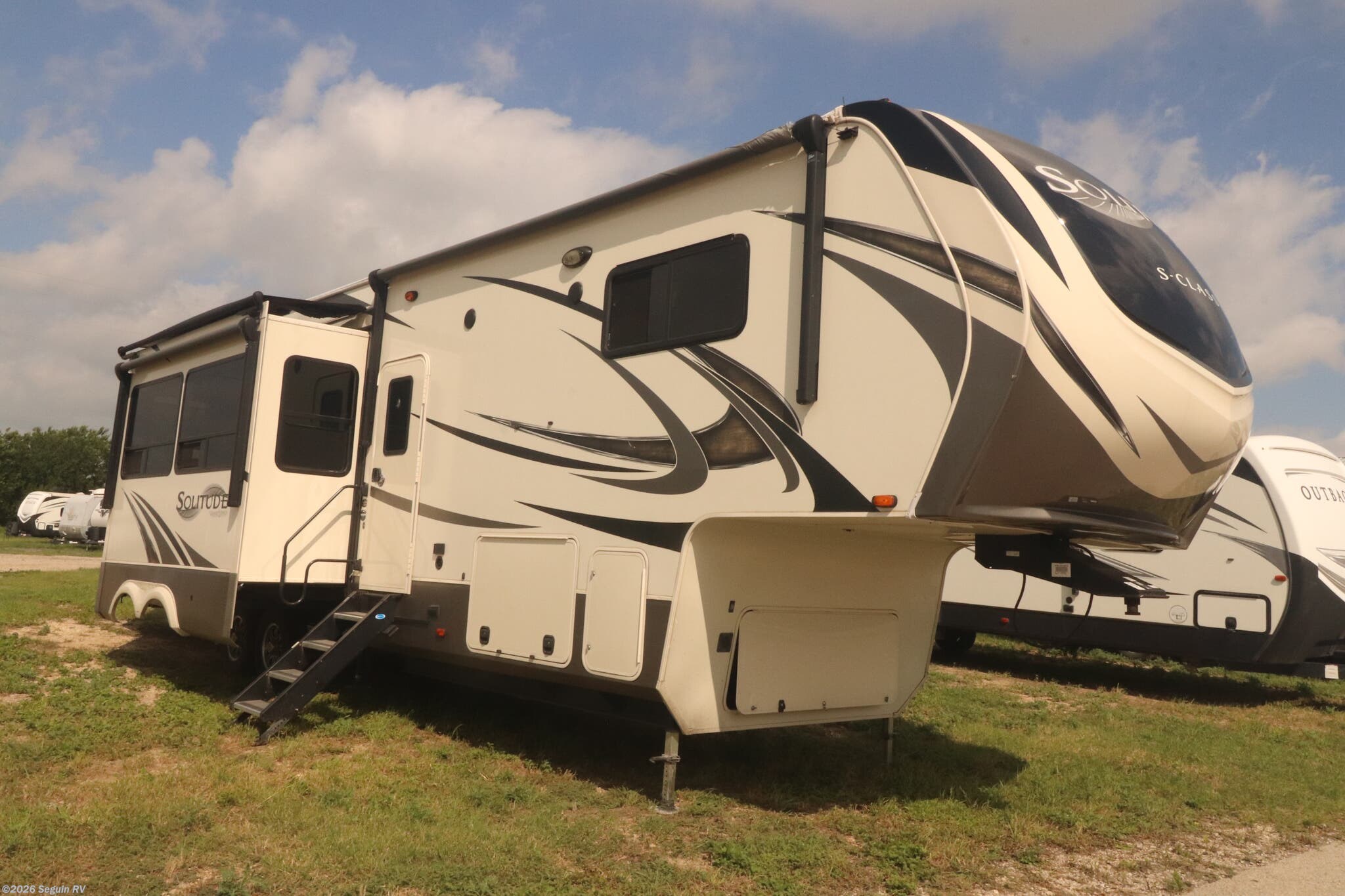 2020 Solitude S-Class 3950BH-R by Grand Design from Seguin RV in Seguin, Texas