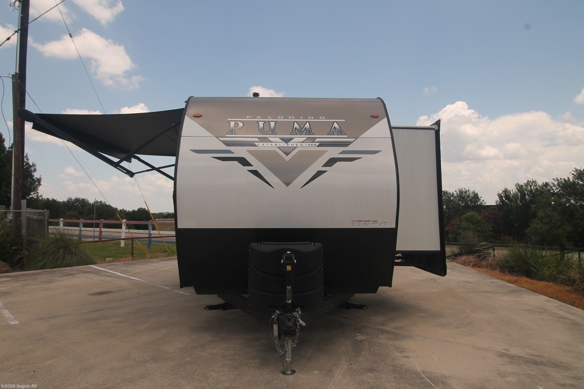 2022 Palomino Puma 31RLQS - Used Travel Trailer For Sale by Seguin RV in Seguin, Texas features Furnace, Smoke Detector, Microwave, Water Heater, TV