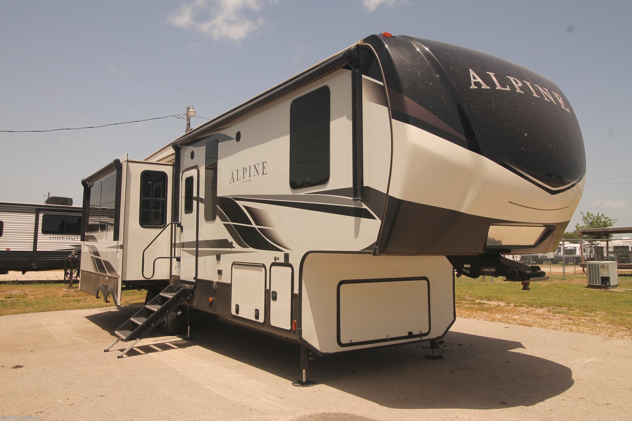 2021 Alpine 3220RL by Keystone from Seguin RV in Seguin, Texas