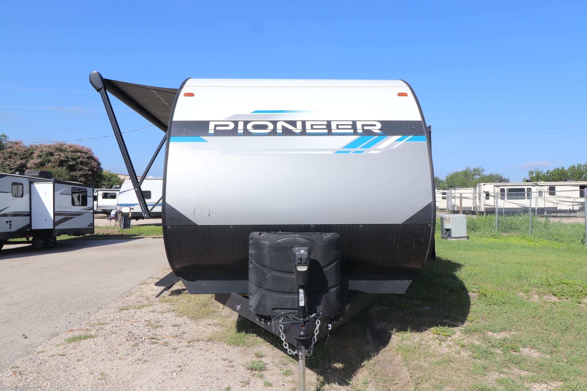 2024 Heartland Pioneer BH270 - Used Travel Trailer For Sale by Seguin RV in Seguin, Texas features Power Awning, Shower, Bunk Beds, Slideout, Stove