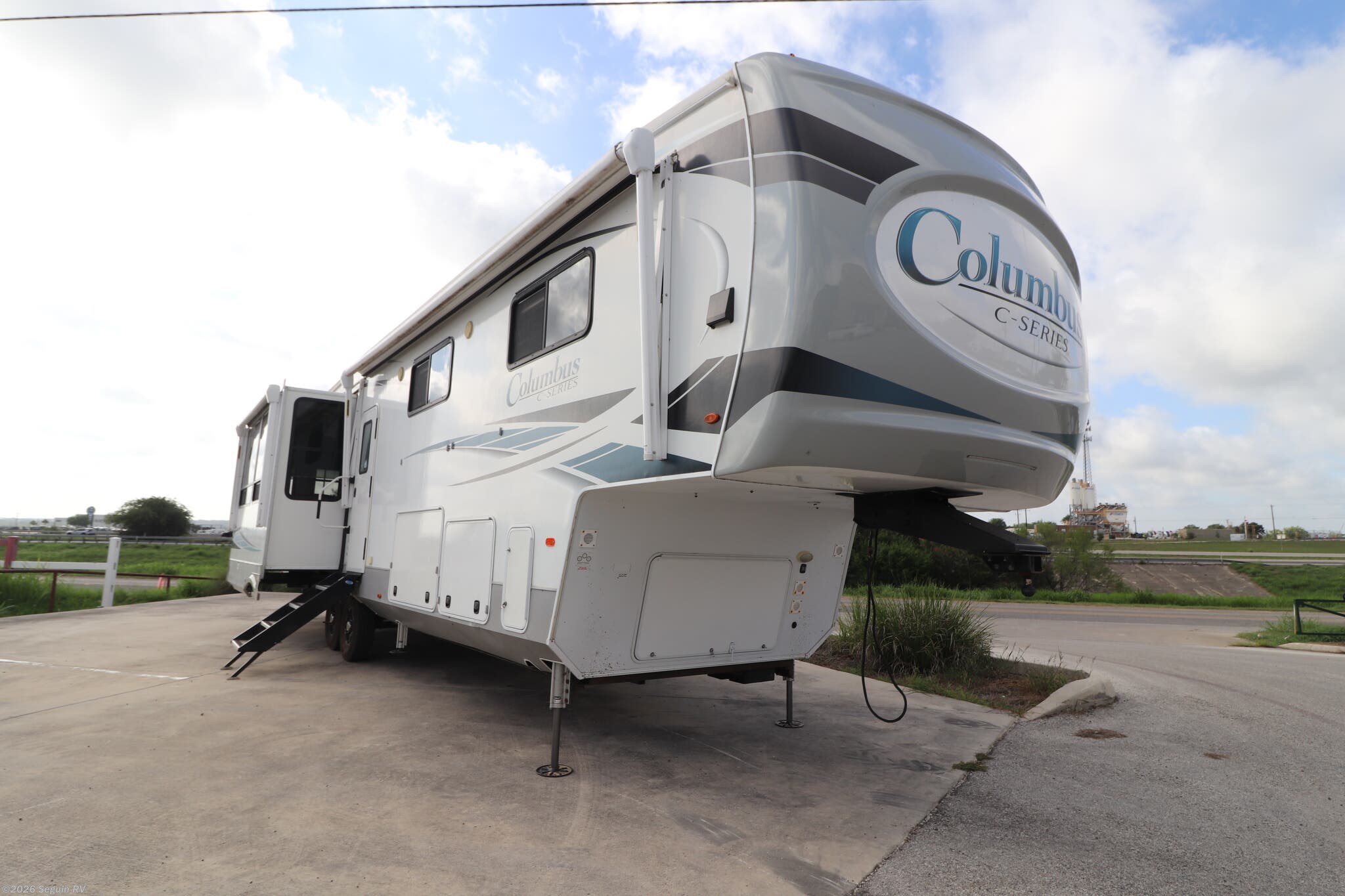 2022 Columbus C-Series 379MBC by Palomino from Seguin RV in Seguin, Texas
