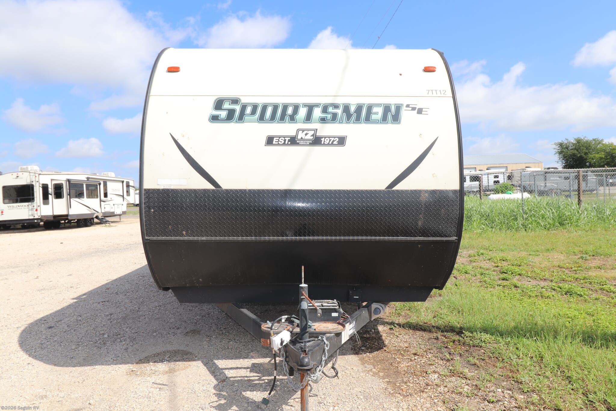 2020 K-Z Sportsmen 260BH - Used Travel Trailer For Sale by Seguin RV in Seguin, Texas features TV Antenna, Leveling Jacks, Power Awning, Air Conditioning, Refrigerator