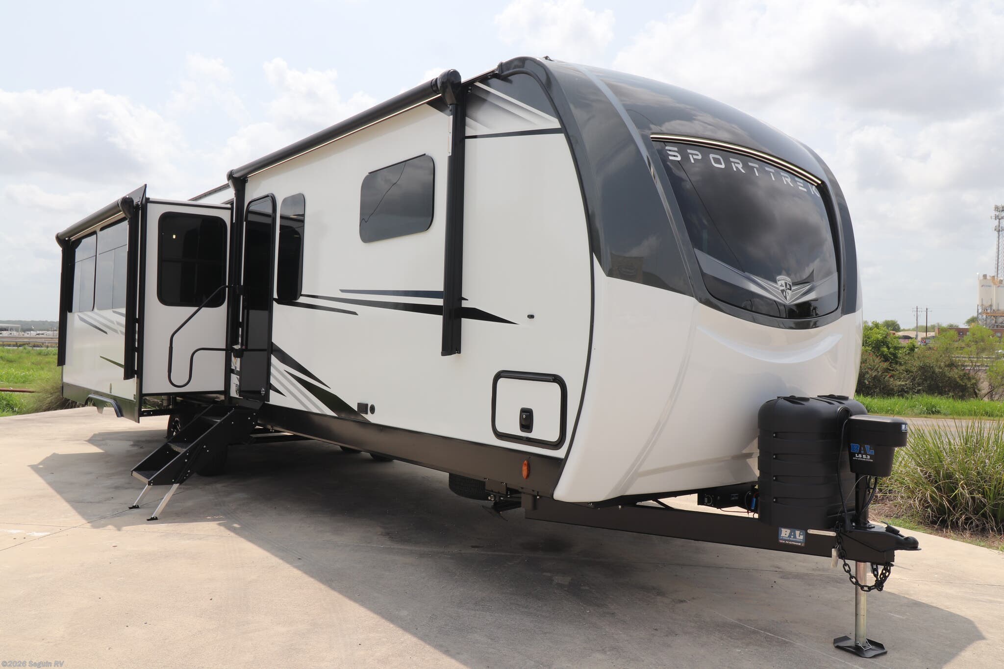 2027 SportTrek 343 VIB by Venture RV from Seguin RV in Seguin, Texas