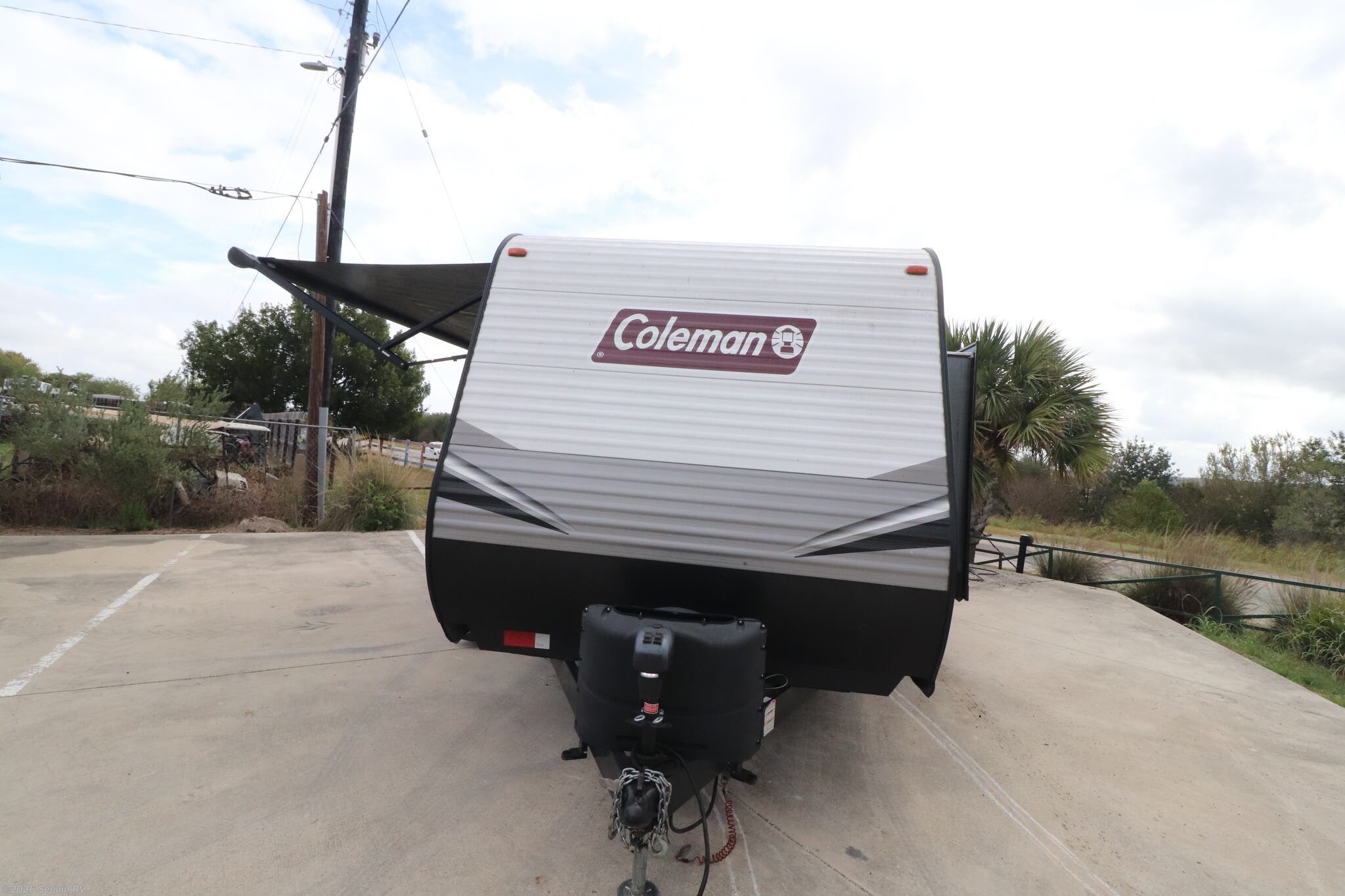 2021 Dutchmen Coleman Lantern 285BH - Used Travel Trailer For Sale by Seguin RV in Seguin, Texas features LP Detector, Air Conditioning, Water Heater, Bunk Beds, Power Awning