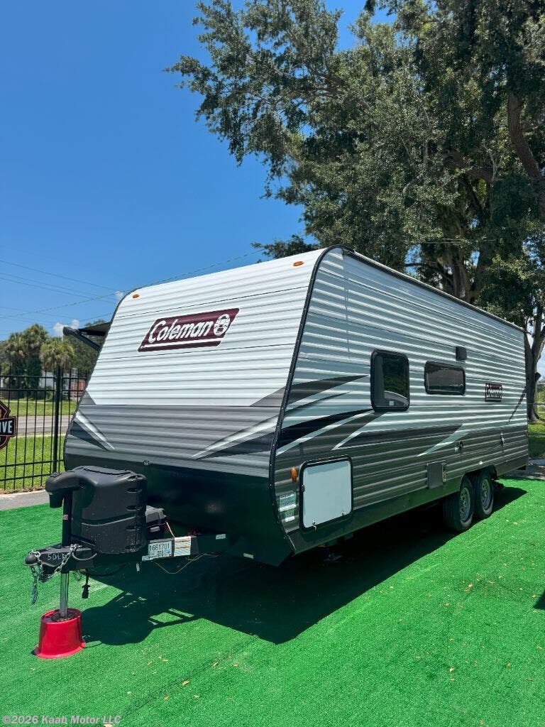 Used 2021 Dutchmen Coleman Lantern 214BH available in Gibsonton, Florida