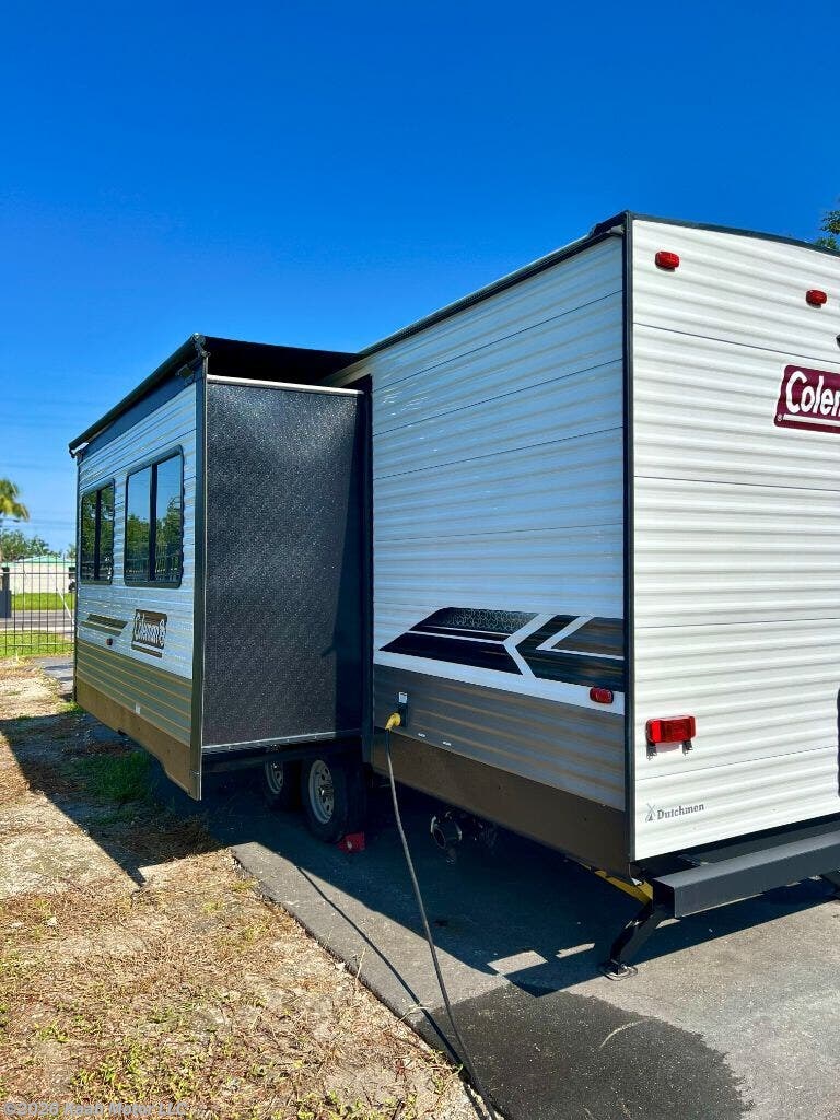 2023 Dutchmen Coleman Lantern LT 262BH - Used Travel Trailer For Sale by Kaab Motor LLC in Gibsonton, Florida