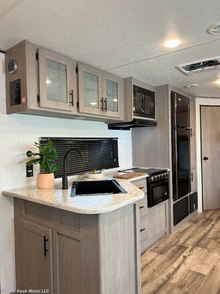 Used 2024 Dutchmen Coleman Lantern LT 263 BH available in Gibsonton, Florida