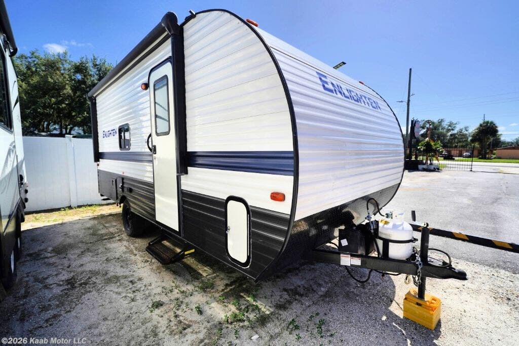 2022 Gulf Stream Enlighten 18BH - Used Travel Trailer For Sale by Kaab Motor LLC in Gibsonton, Florida