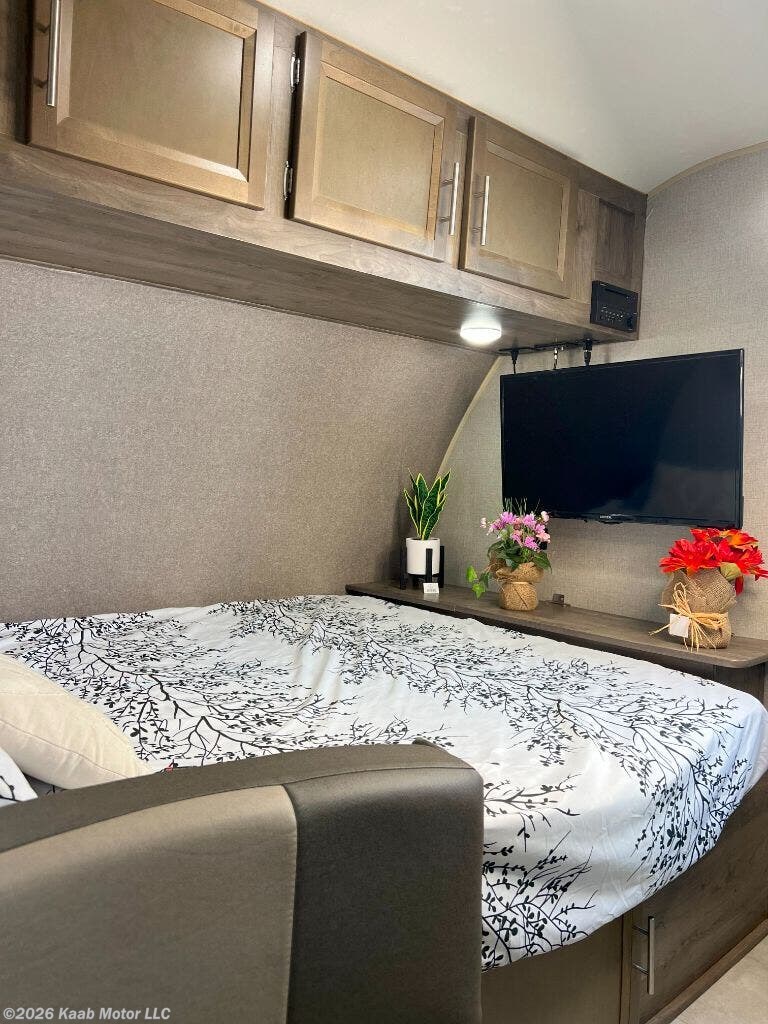 Used 2021 Forest River Aurora 18BH available in Gibsonton, Florida