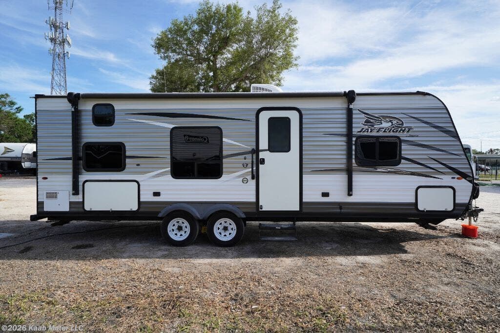 Used 2018 Jayco Jayflight available in Gibsonton, Florida