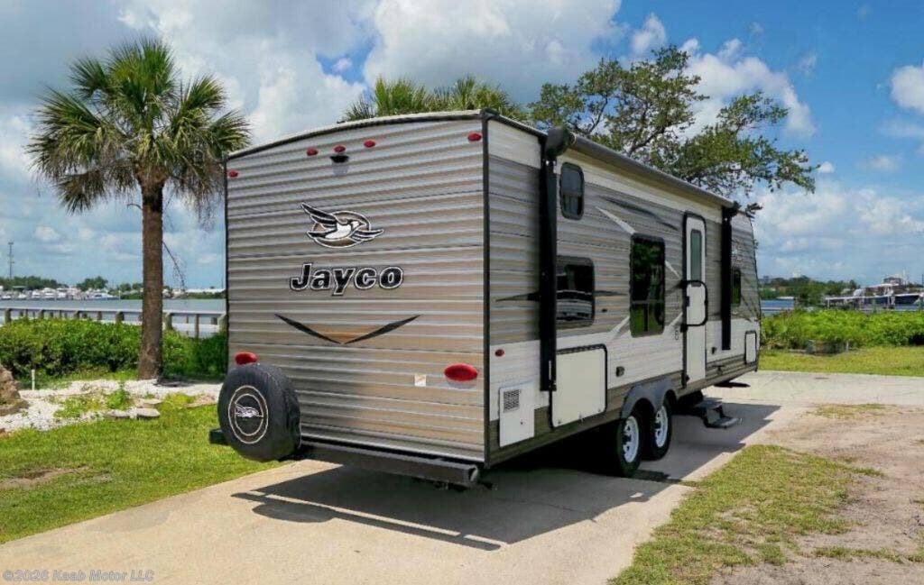 Used 2018 Jayco Jayflight available in Gibsonton, Florida