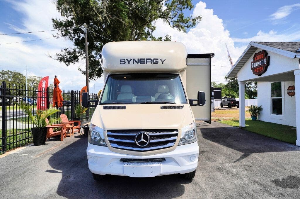Used 2019 Thor Synergy 24MB available in Gibsonton, Florida