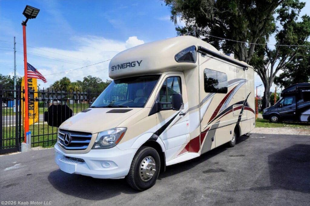 2019 Thor Synergy 24MB - Used Class C For Sale by Kaab Motor LLC in Gibsonton, Florida