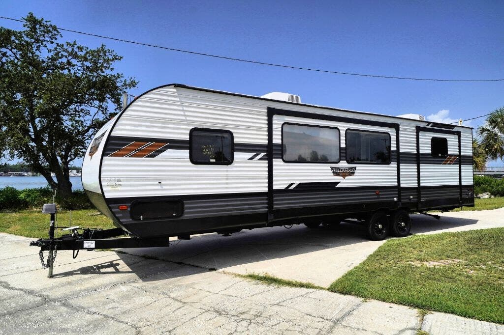 2022 Forest River Wildwood 31KQBTS - Used Travel Trailer For Sale by Kaab Motor LLC in Gibsonton, Florida
