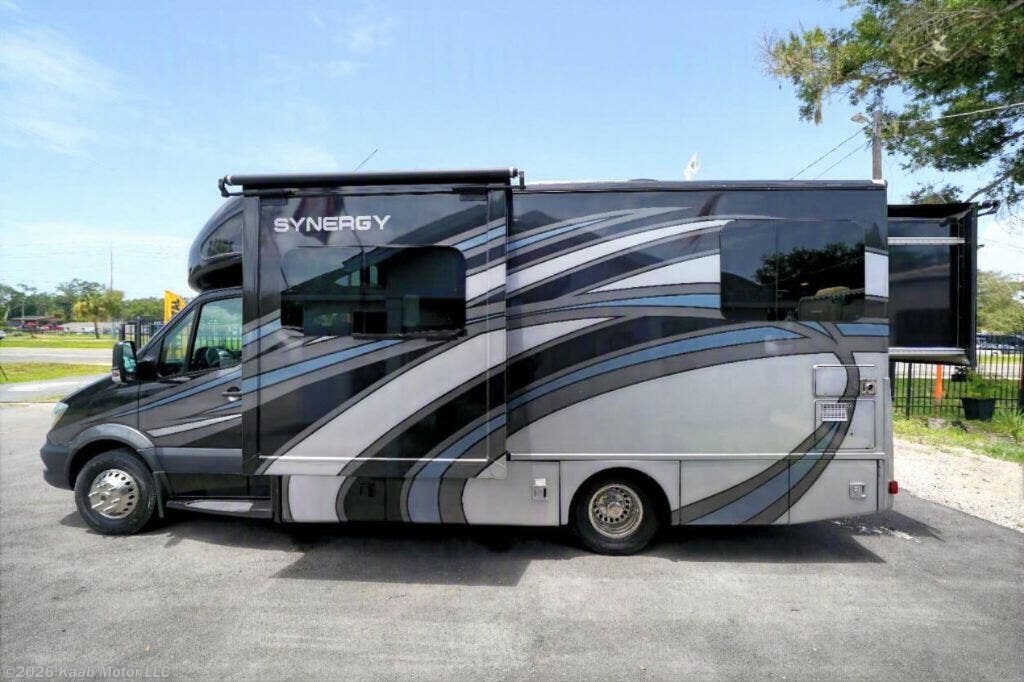 Used 2017 Thor Synergy 24SP available in Gibsonton, Florida
