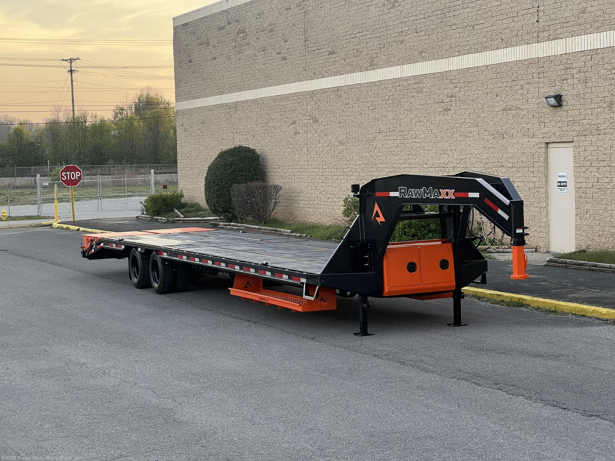 2026 RawMaxx FDX Dual 35+5 25GN Exclusive Hotshot Package 25,990 GVWR