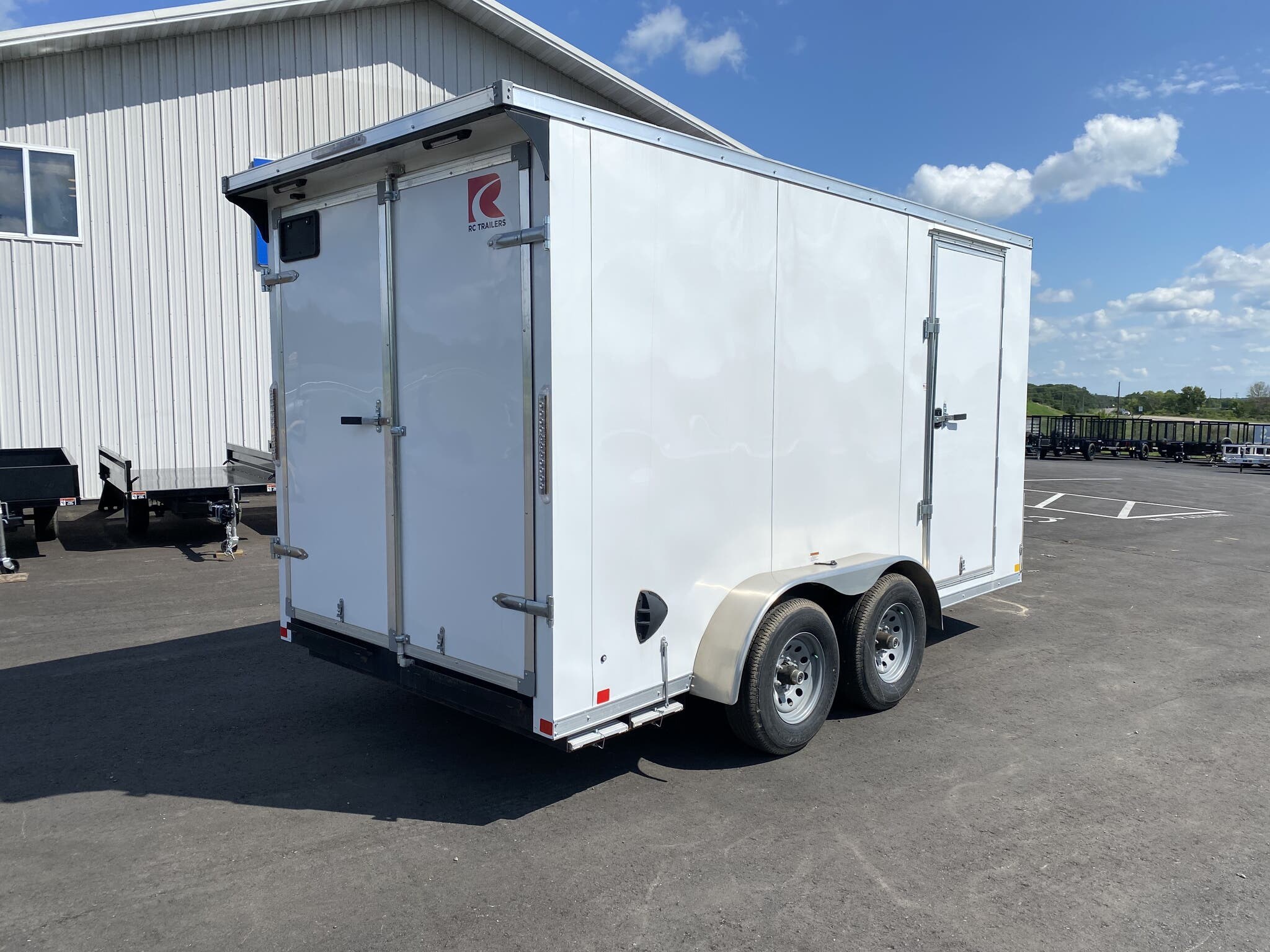 2025 RC TRAILERS RDLX 7X14 10K ENCLOSED CARGO TRAILER - 7' INT - WHITE