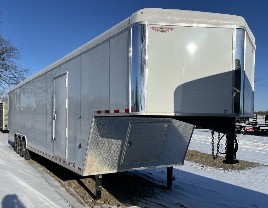 2025 H&H 8.5x32 21K Triple Axle TopLine Enclosed Gooseneck Car Hauler ...