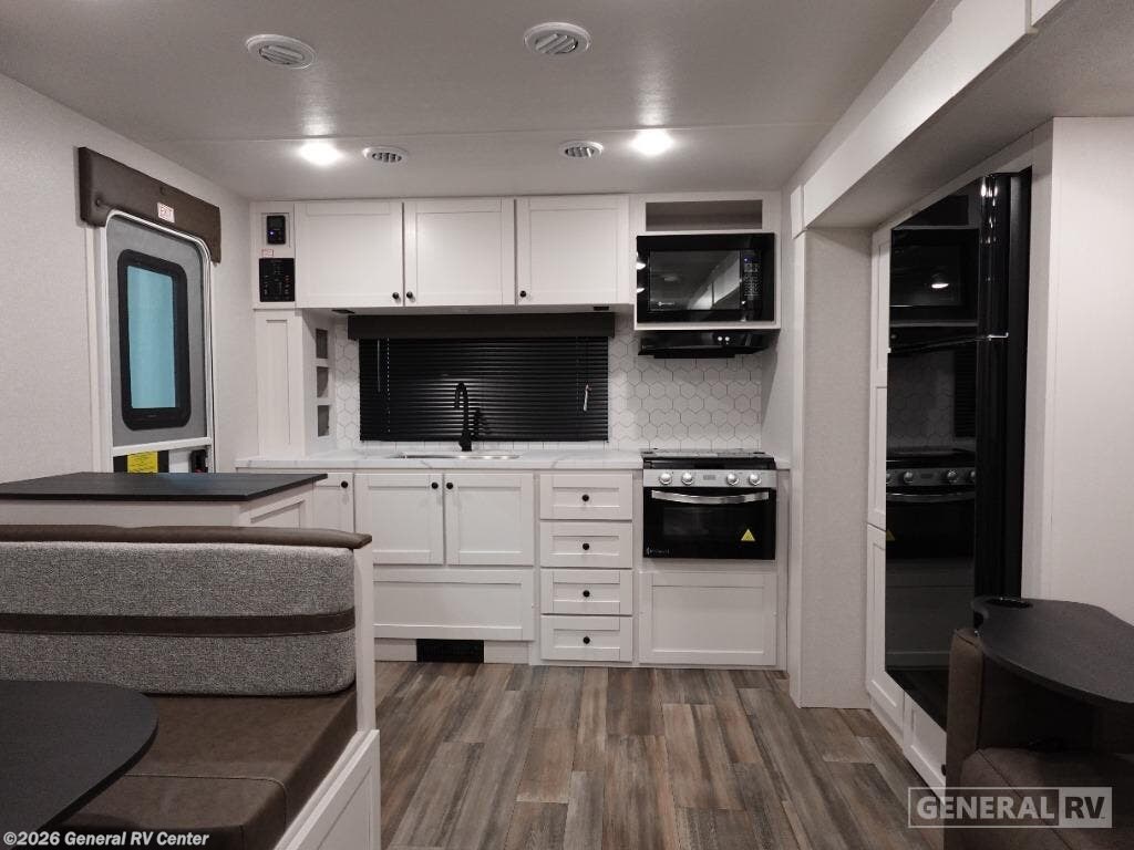 2026 Highland Ridge Range Lite 233ML - New Travel Trailer For Sale by General RV Center in South Weber, Utah