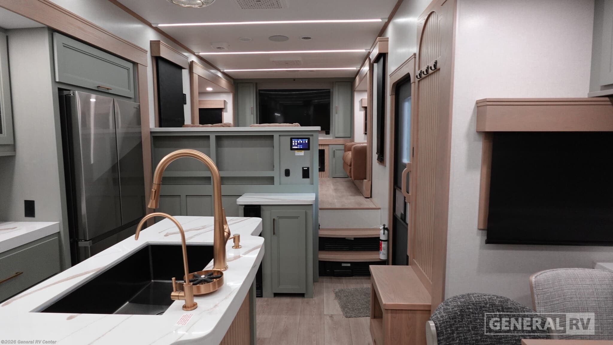 New 2026 CrossRoads Redwood 420FL available in South Weber, Utah