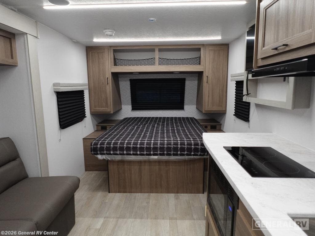 New 2026 Coachmen Freedom EXPRS 19SE available in South Weber, Utah