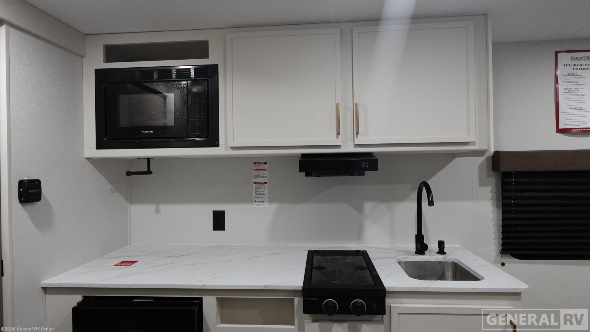 2026 Grand Design Transcend One 151RB - New Travel Trailer For Sale by General RV Center in South Weber, Utah