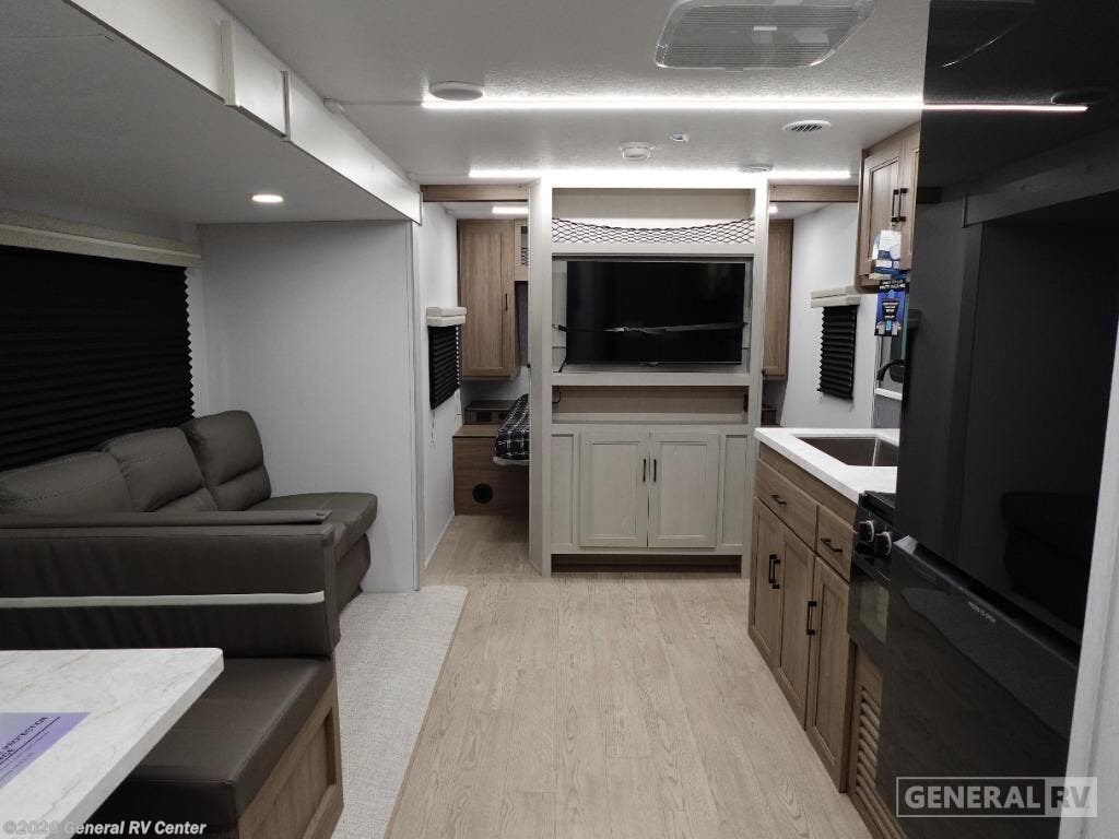 New 2026 Coachmen Freedom EXPRS 29SE available in South Weber, Utah