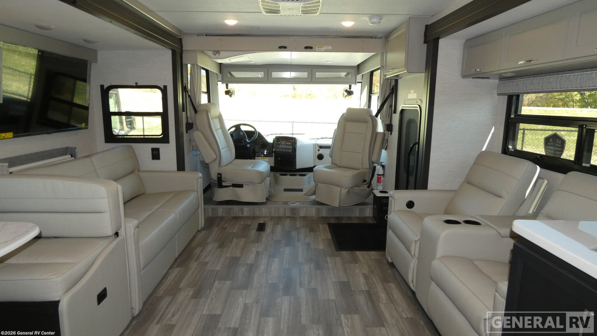 New 2026 Thor Motor Coach Luminate CC35 available in South Weber, Utah