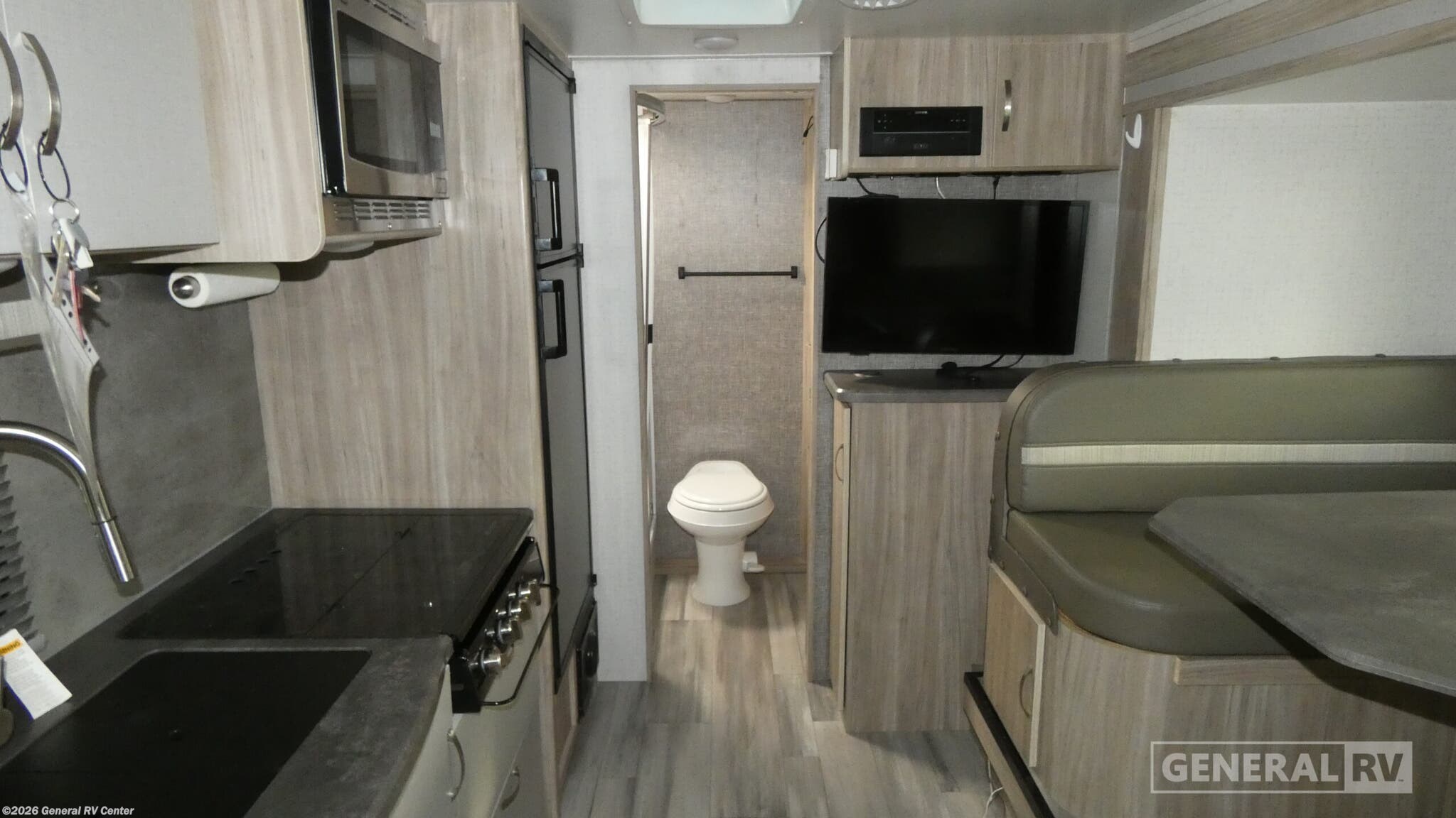 2022 Winnebago Micro Minnie 2108DS - Used Travel Trailer For Sale by General RV Center in South Weber, Utah