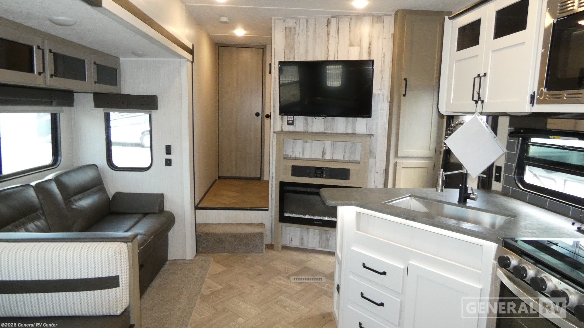Used 2022 Palomino Puma Unleashed 382THS available in South Weber, Utah