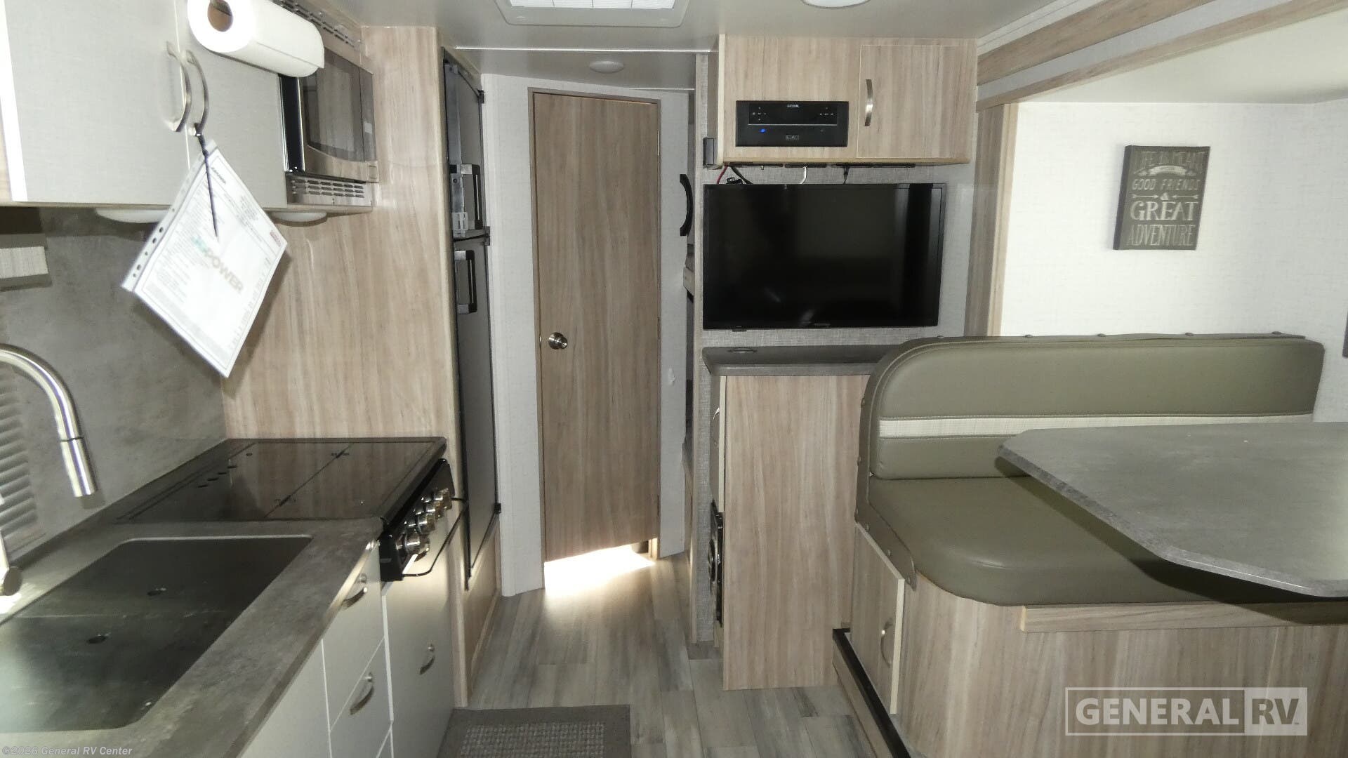 2022 Winnebago Micro Minnie 2306BHS - Used Travel Trailer For Sale by General RV Center in South Weber, Utah