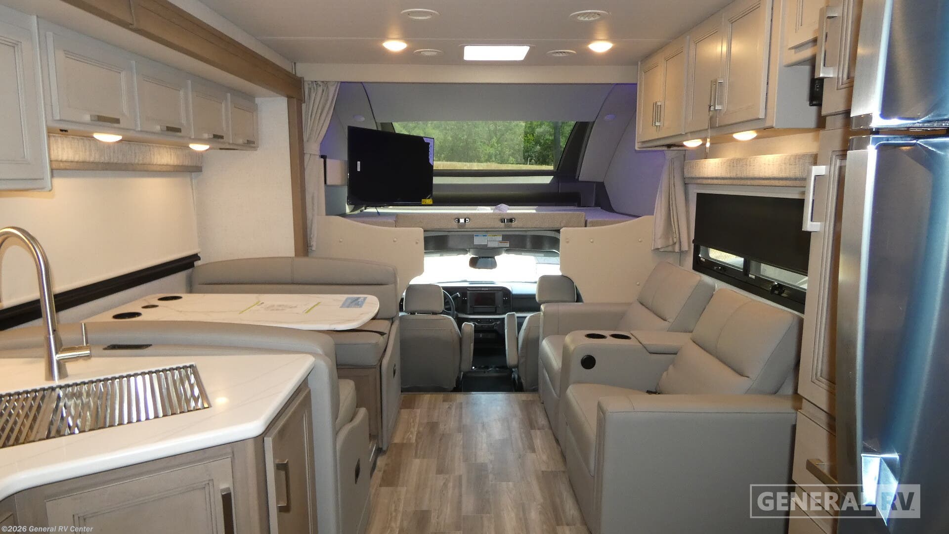 New 2027 Thor Motor Coach Magnitude Grand R36 available in South Weber, Utah