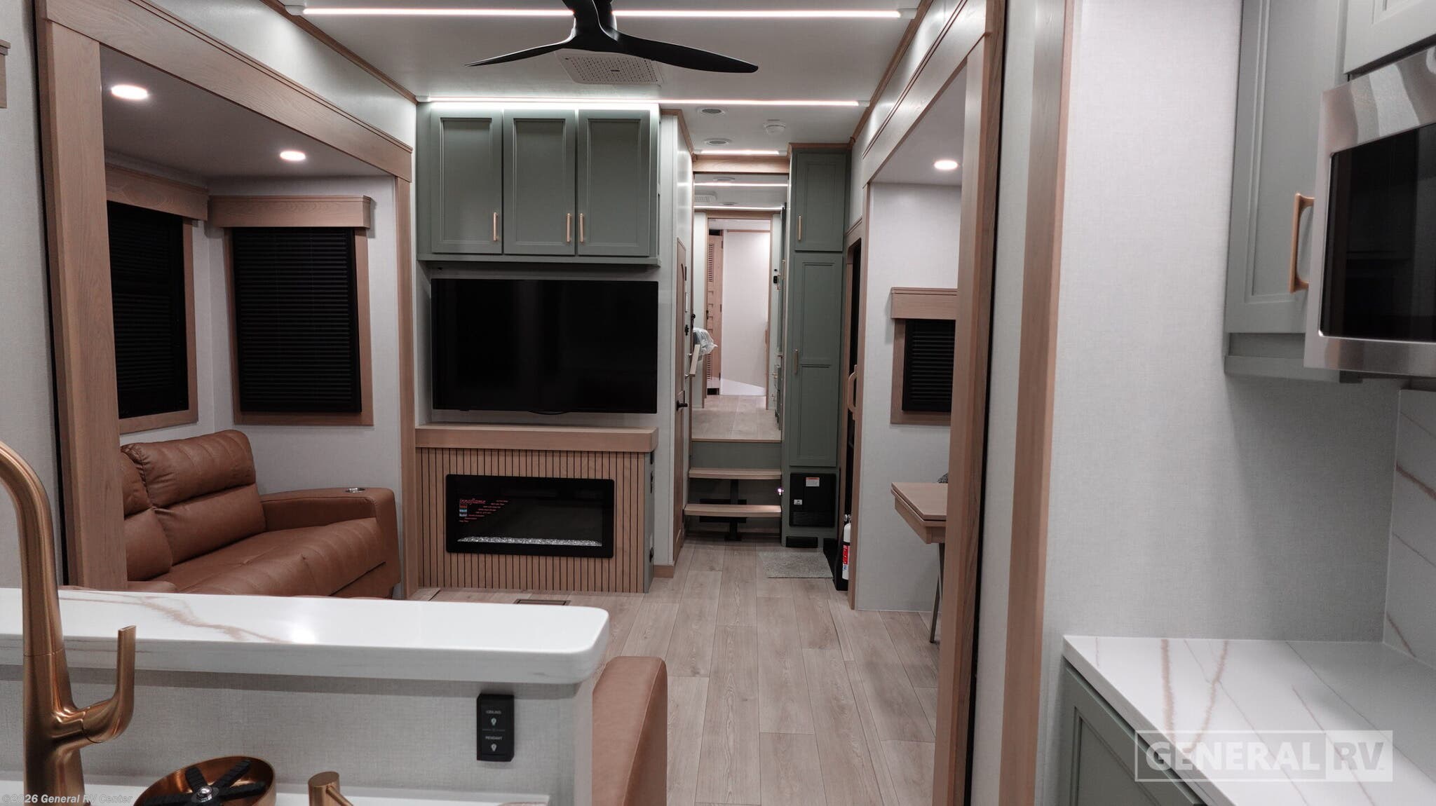 New 2026 CrossRoads Redwood 401LK available in South Weber, Utah