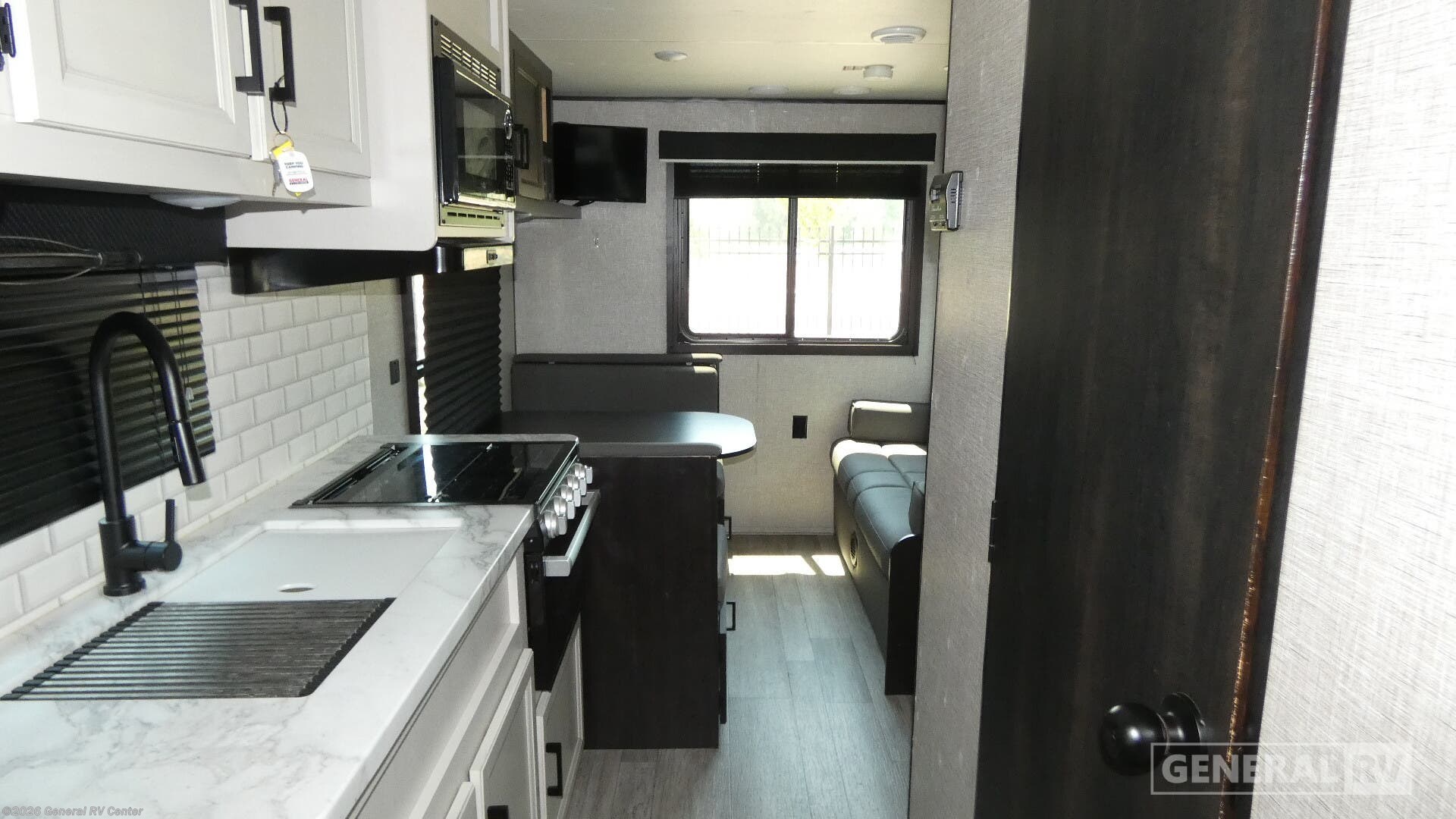 2023 Jayco Jay Flight 212QBW - Used Travel Trailer For Sale by General RV Center in South Weber, Utah