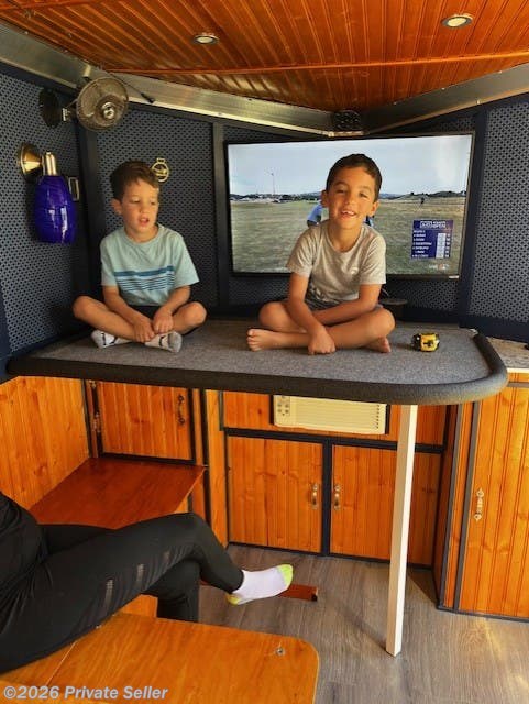 2020  sink solar ac full bed by EZ-Hauler from For Sale By Owner in placentia, California