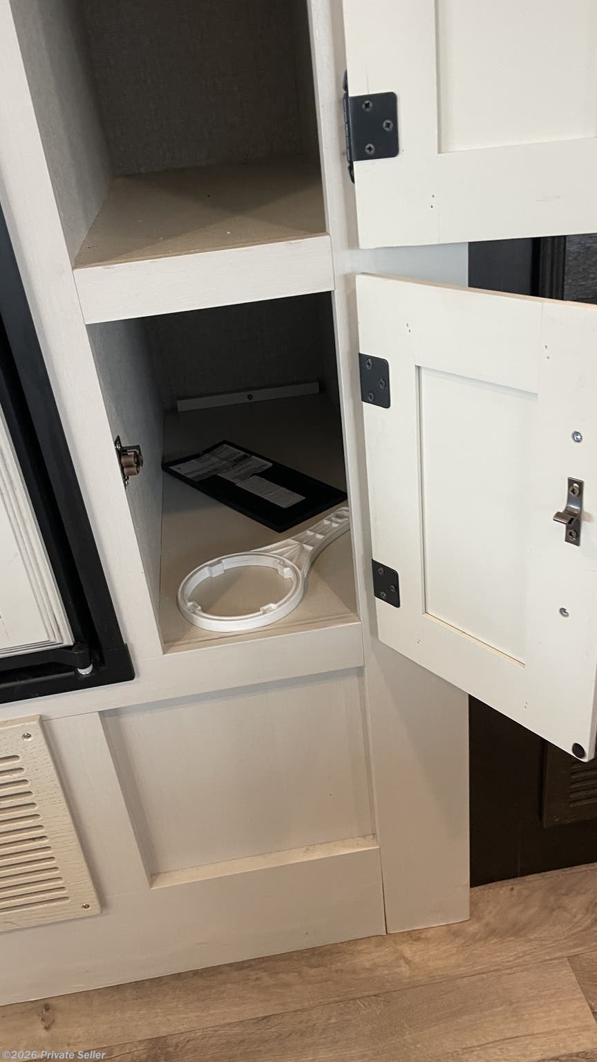 Lower pantry cabinet