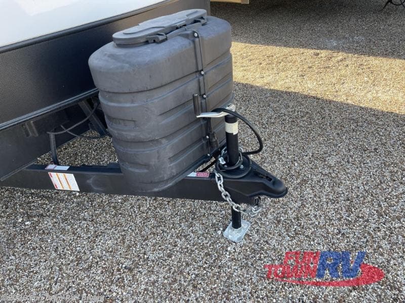 2025 Hampton 395BAM by CrossRoads from Fun Town RV - Bryant in Bryant, Arkansas