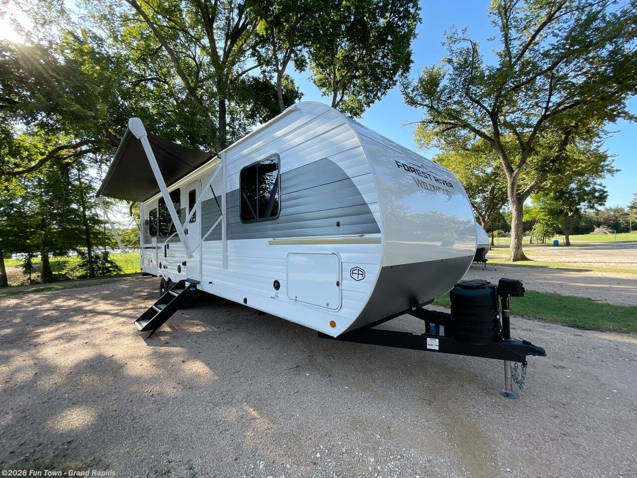 2025 Forest River Wildwood 27RK - New Travel Trailer For Sale by Fun Town - Grand Rapids in Rockford, Michigan