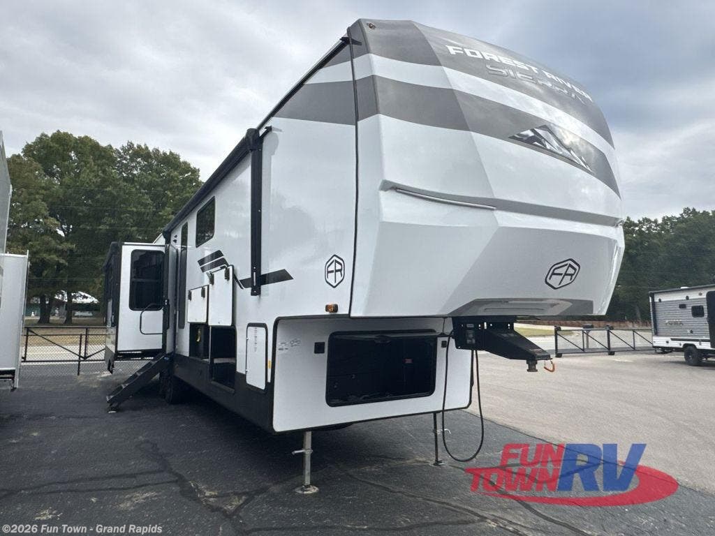 2026 Sierra 3900HBLR by Forest River from Fun Town - Grand Rapids in Rockford, Michigan