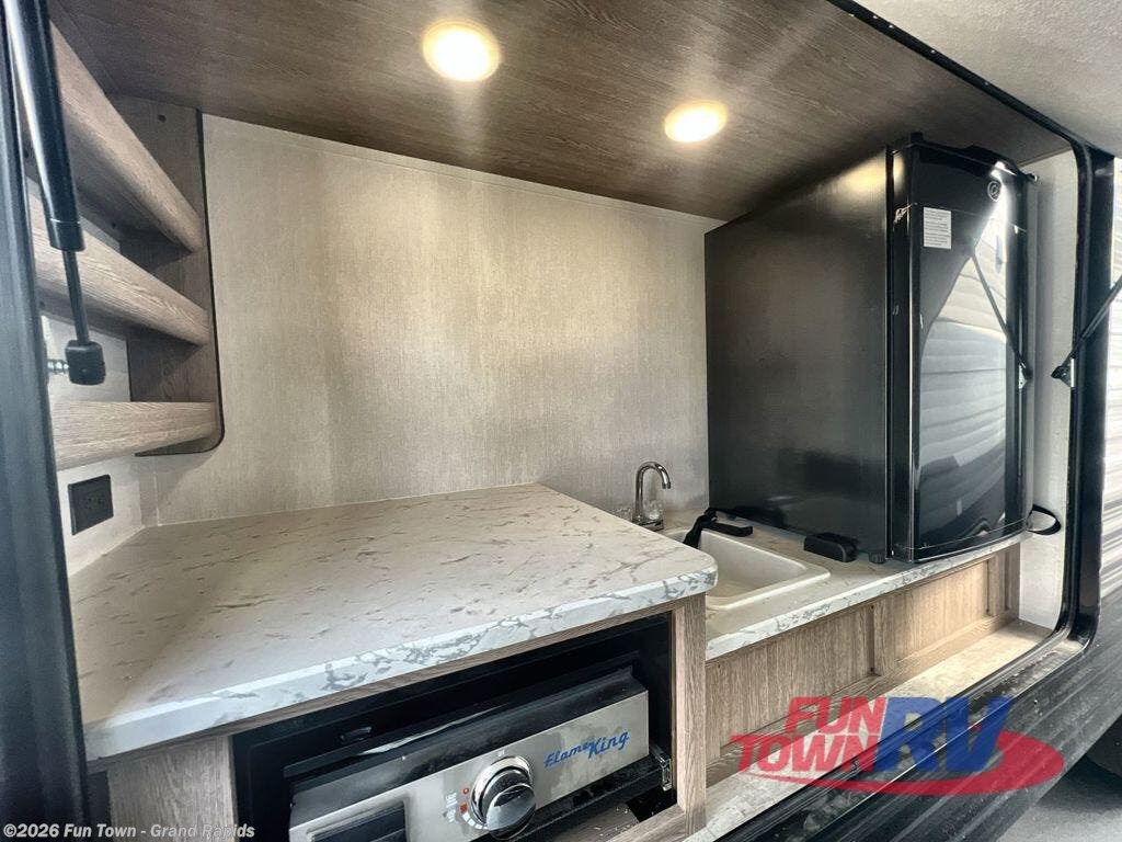 2026 Yellowstone Classic 279BH by Gulf Stream from Fun Town - Grand Rapids in Rockford, Michigan