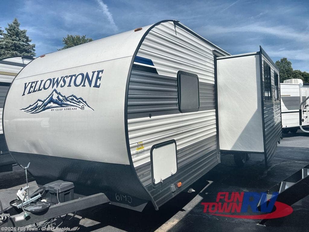 2026 Gulf Stream Yellowstone Classic 279BH - New Travel Trailer For Sale by Fun Town - Grand Rapids in Rockford, Michigan