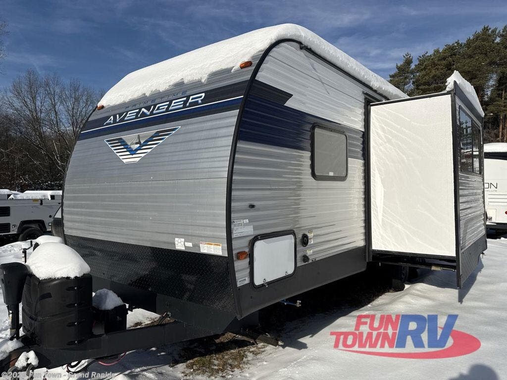 2022 Avenger 24BHS by Prime Time from Fun Town - Grand Rapids in Rockford, Michigan