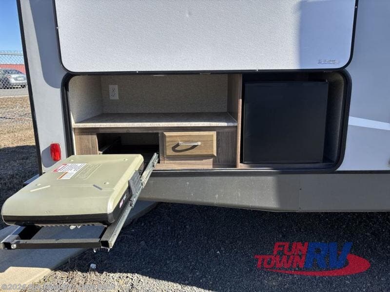 2017 Coachmen Apex Ultra-Lite 276BHSS - Used Travel Trailer For Sale by Fun Town RV - Little Rock in Little Rock, Arkansas